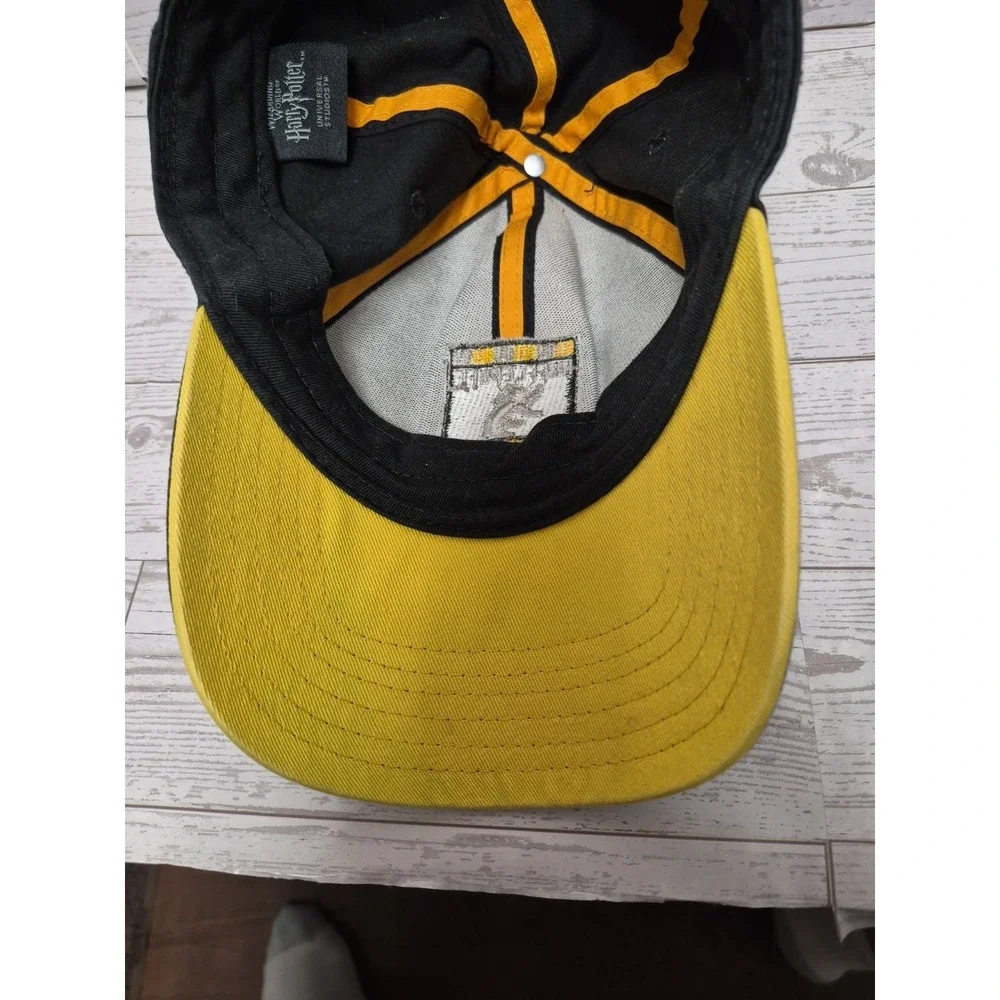 HUFFLEPUFF Harry Potter Universal Studios Black Yellow Cap Hat One Size Cotton